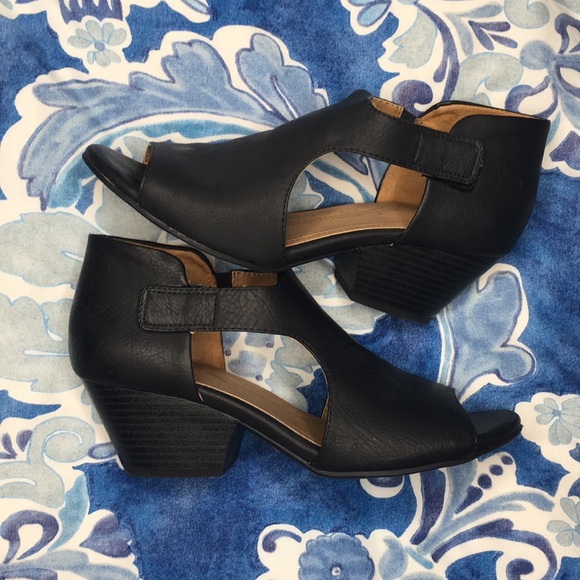 Natural Soul Shoes - Natural sole black peep toe cutout boots 7